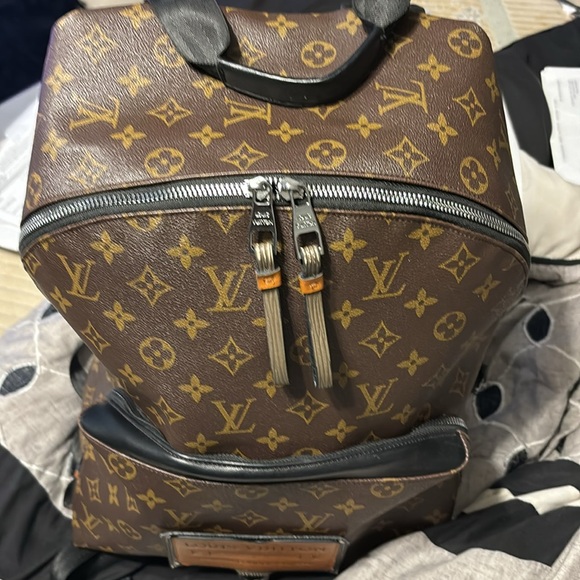 Louis Vuitton Monogram Discovery Backpack - Picture 10 of 17